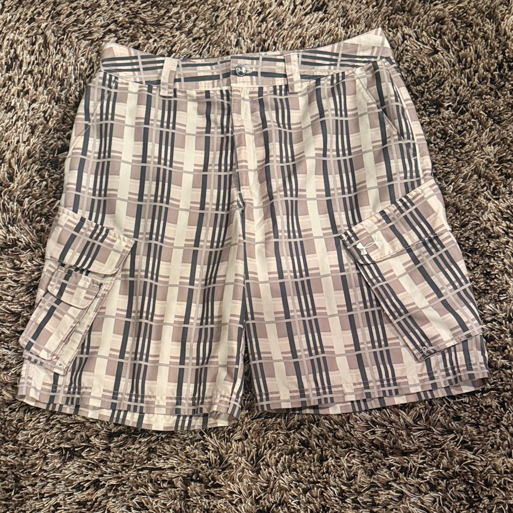 Under Armour Men’s Plaid Cargo Shorts - Beige and Gray